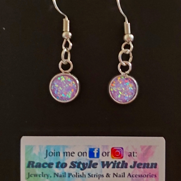 Crystal Earrings on Silver colored hooks - Picture 1 of 1